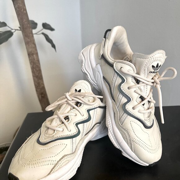 adidas Ozweego Retro Low-Top Sneakers | Women’s 4.5 | Cream/White - Picture 3 of 8